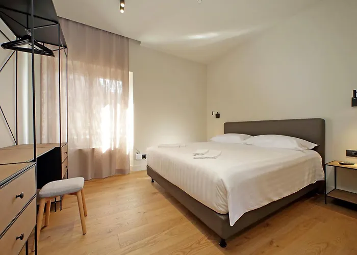 The Place Gallia - New San Giovanni- Self Check-in - Modern Bathrooms-near Metro A 4*