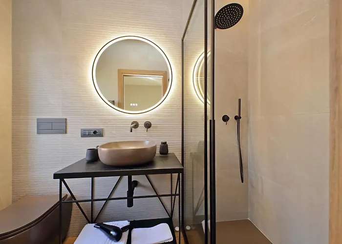 The Place Gallia - New San Giovanni- Self Check-in - Modern Bathrooms-near Metro A Rom