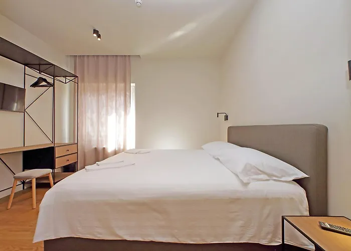 Pensionat The Place Gallia - New San Giovanni- Self Check-in - Modern Bathrooms-near Metro A