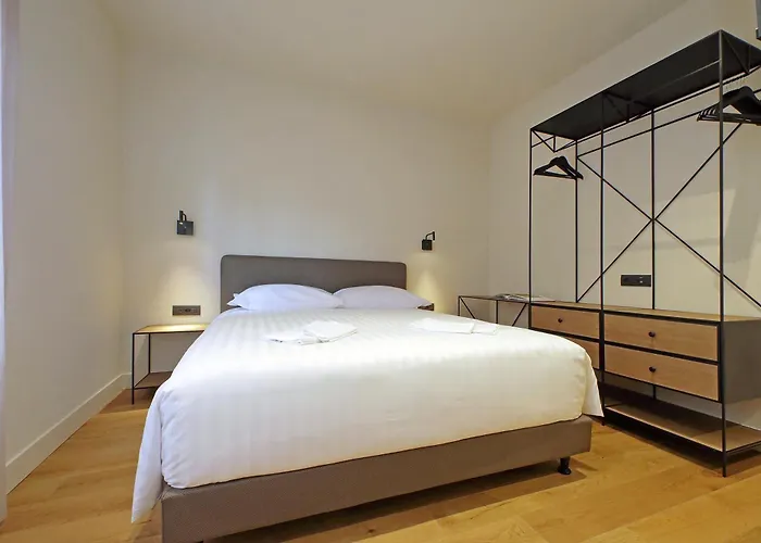 The Place Gallia - New San Giovanni- Self Check-in - Modern Bathrooms-near Metro A 4*