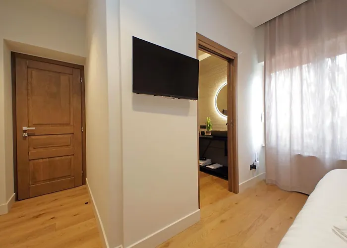 Pensionat The Place Gallia - New San Giovanni- Self Check-in - Modern Bathrooms-near Metro A 4*