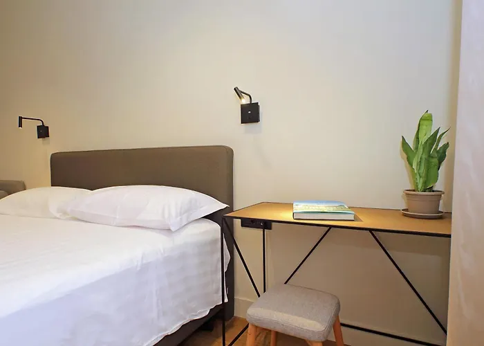 The Place Gallia - New San Giovanni- Self Check-in - Modern Bathrooms-near Metro A Pensionat 4*