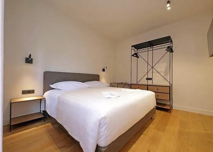 The Place Gallia - New San Giovanni- Self Check-in - Modern Bathrooms-near Metro A 4*