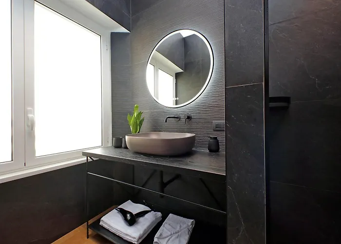 The Place Gallia - New San Giovanni- Self Check-in - Modern Bathrooms-near Metro A 4*