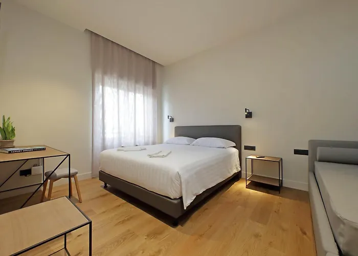 The Place Gallia - New San Giovanni- Self Check-in - Modern Bathrooms-near Metro A 4*