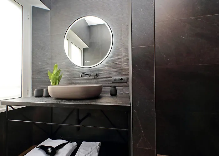 Pensionat The Place Gallia - New San Giovanni- Self Check-in - Modern Bathrooms-near Metro A