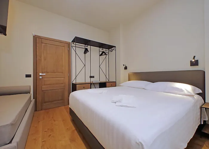 The Place Gallia - New San Giovanni- Self Check-in - Modern Bathrooms-near Metro A 4* Rom