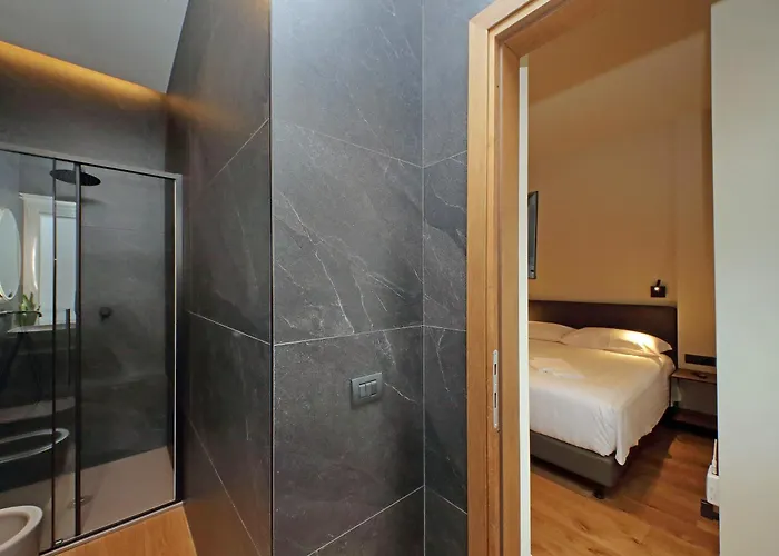 Pensionat The Place Gallia - New San Giovanni- Self Check-in - Modern Bathrooms-near Metro A 4*