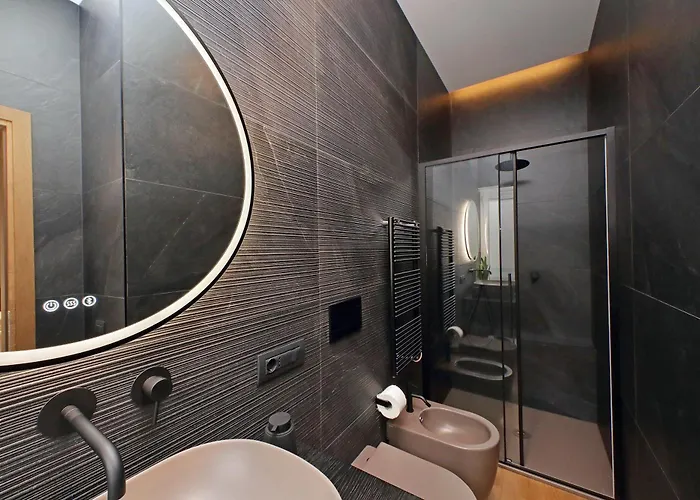 The Place Gallia - New San Giovanni- Self Check-in - Modern Bathrooms-near Metro A Rom