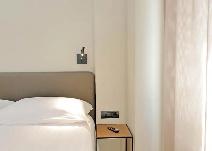 Pensionat The Place Gallia - New San Giovanni- Self Check-in - Modern Bathrooms-near Metro A Rom